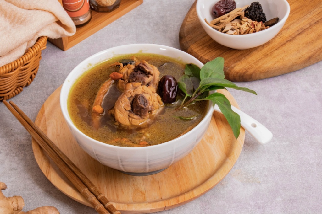 ?首烏鮮雞湯 500g