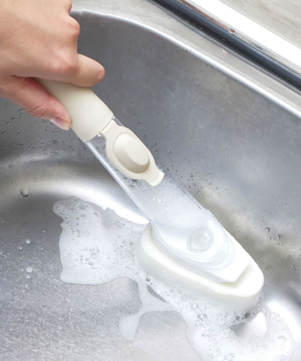 日本 3COINS ?洗水槽免沾手清潔刷