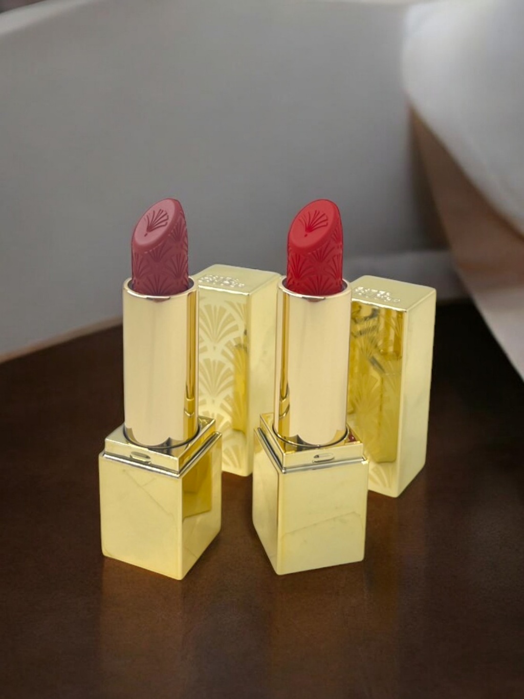 ?雅詩蘭黛-絕美奢潤精萃唇膏-緞光 3.5g(兩色各一)【兩入組】