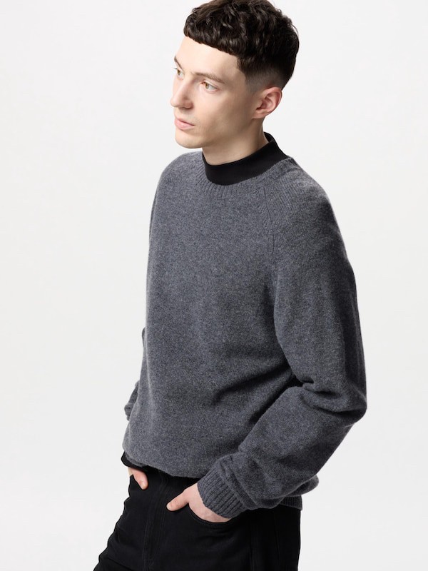 日本??UNIQLO 男款純羊毛圓領毛衣469400