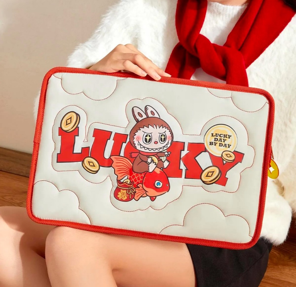 ㊣泰國??泡泡瑪特金蛇賀年LABUBU電腦包