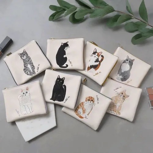 581297日本🇯🇵「貓奴必收！雙面刺繡貓咪質感收納包」