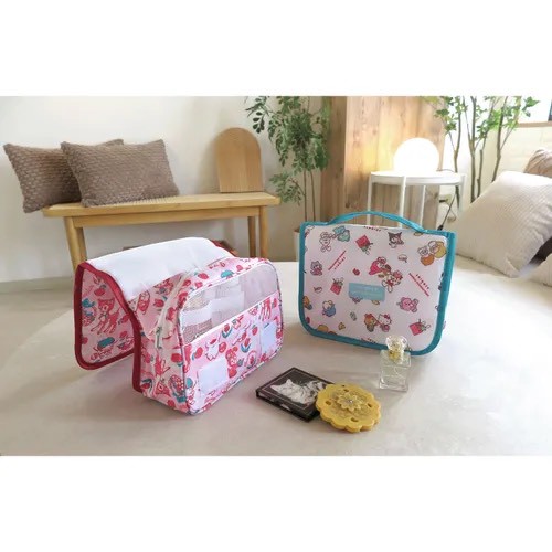 日本🇯🇵SWIMMER × Sanrio 聯名款吊掛式旅行收納化妝包
